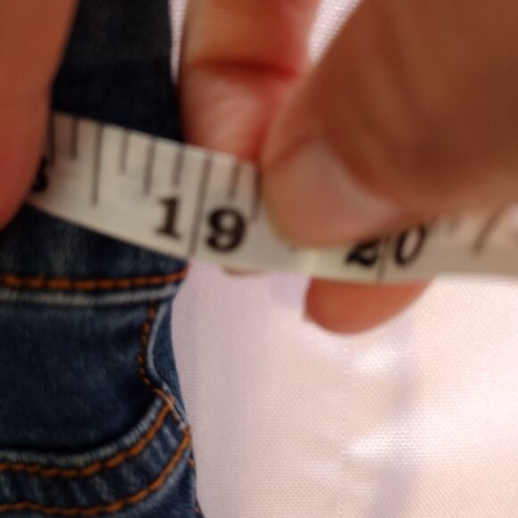 Stretch denim capris  - Picture 9 of 10